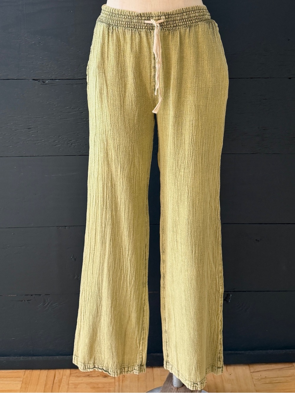 Rip Curl Wide Leg Pants XS Sage Green Smocked Waist Drawstring Beach Resort